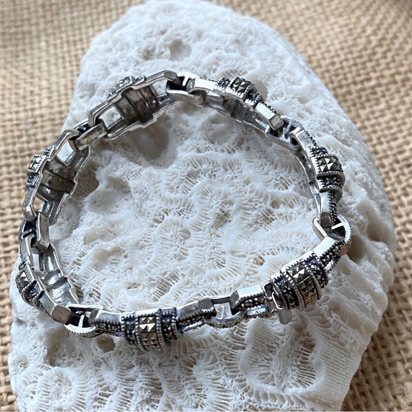 JUDITH JACK STERLING VINTAGE MARCASITE ART DECO STYLE BRACELET
7” - Picture 3 of 9